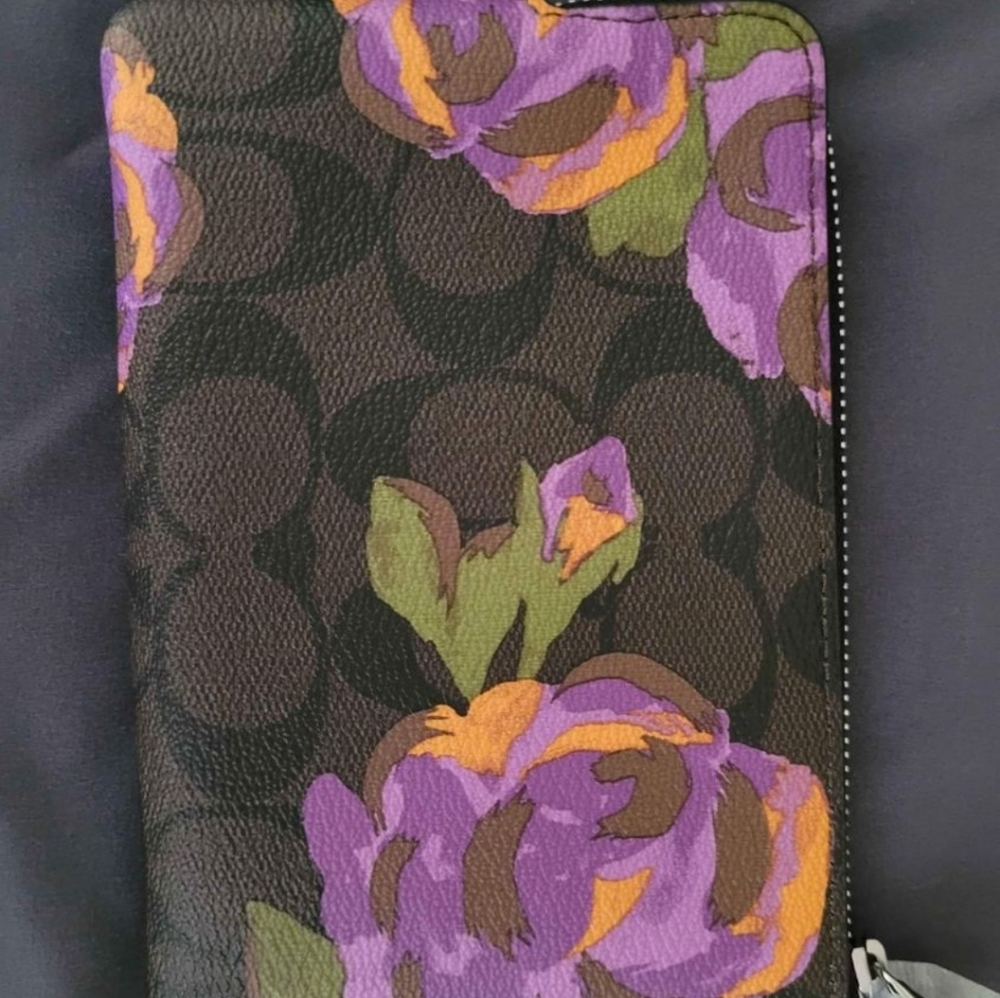 BNWT COACH WRISTLET